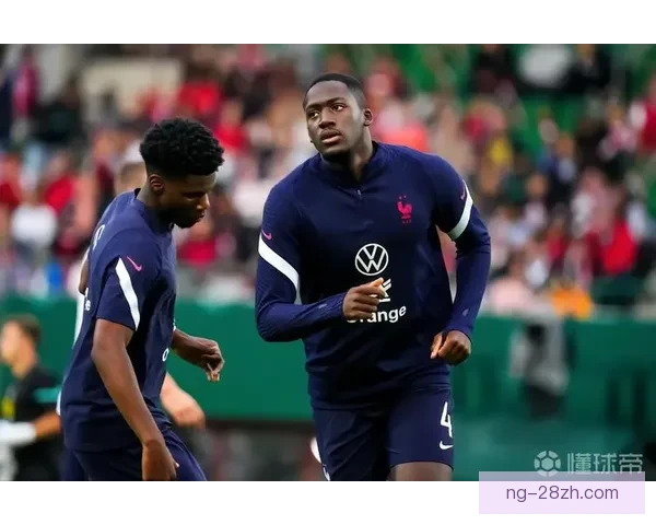 跟队曝戈麦斯科纳特缺席训练